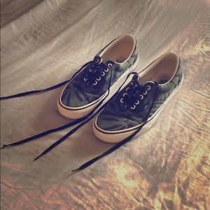 Size 10 Mens Vans
